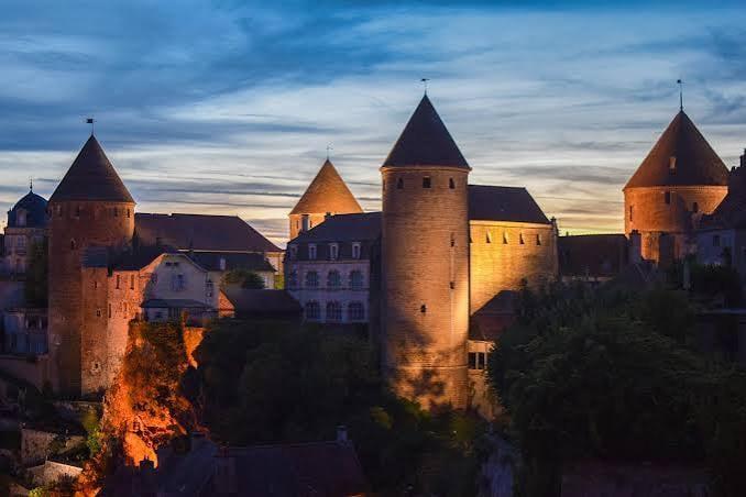 Semur-en-Auxois